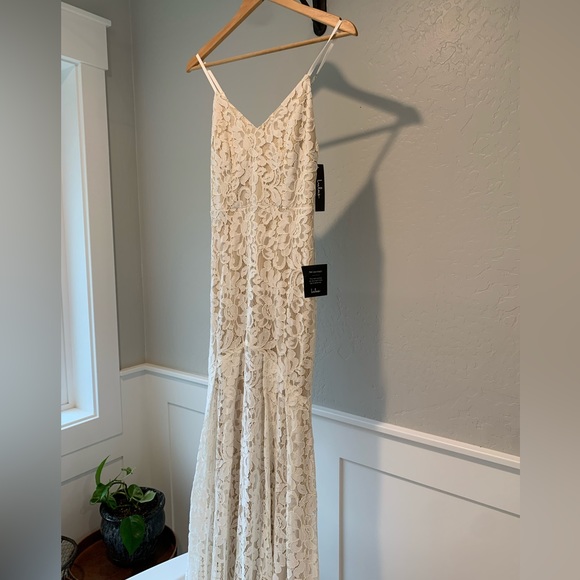 Lulus’s wedding dress, New. - Picture 3 of 7